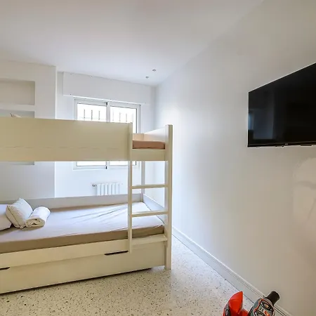 Perle Rare Au Coeur De La Pinede Антиб