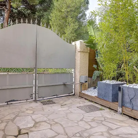 Perle Rare Au Coeur De La Pinede Апартаменты *